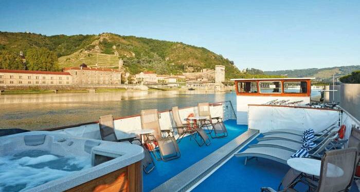 Les Bateaux Belmond - SmartFlyer French Cruises